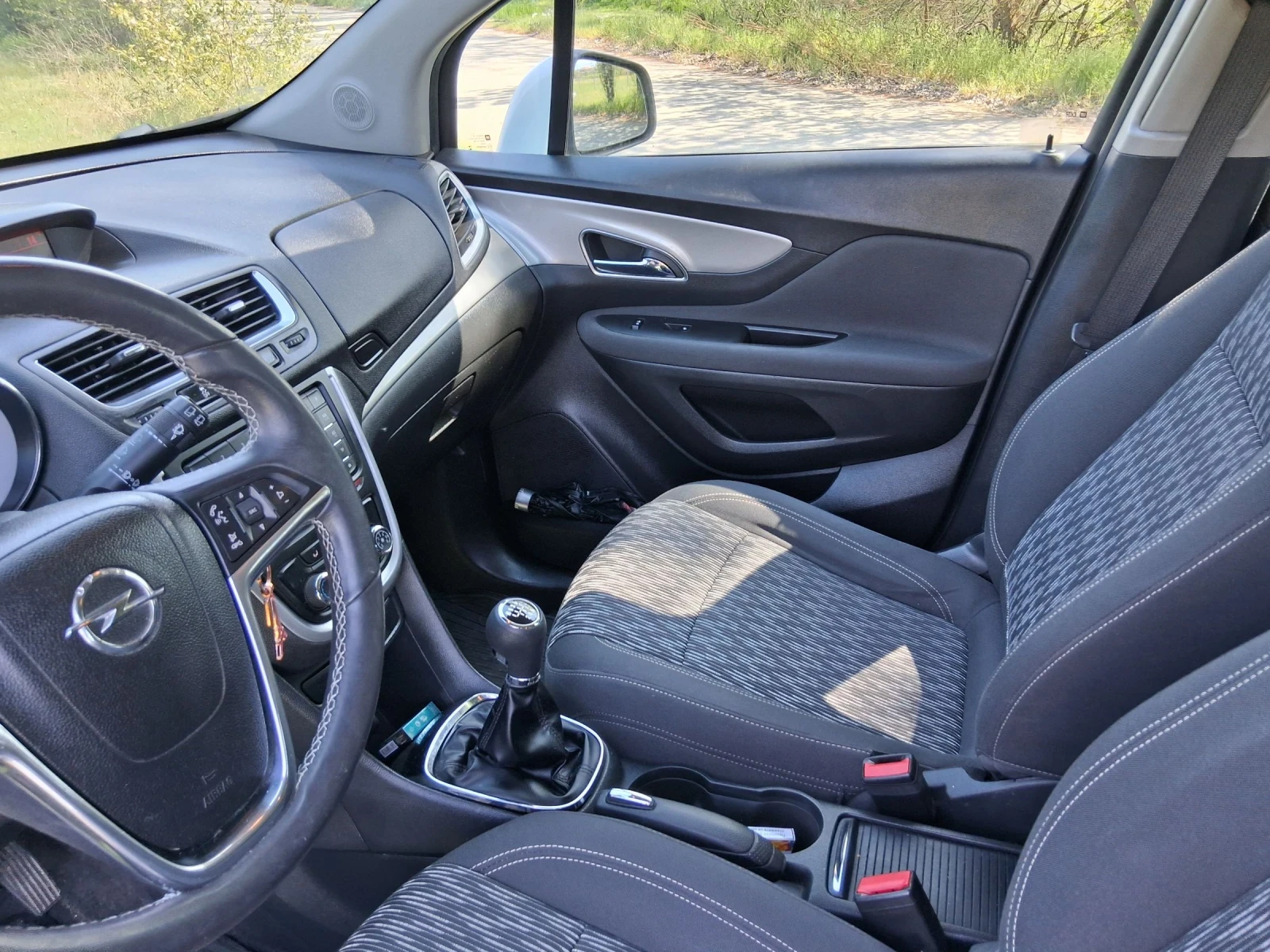 Opel Mokka 1.7, снимка 15 - Автомобили и джипове - 54245561