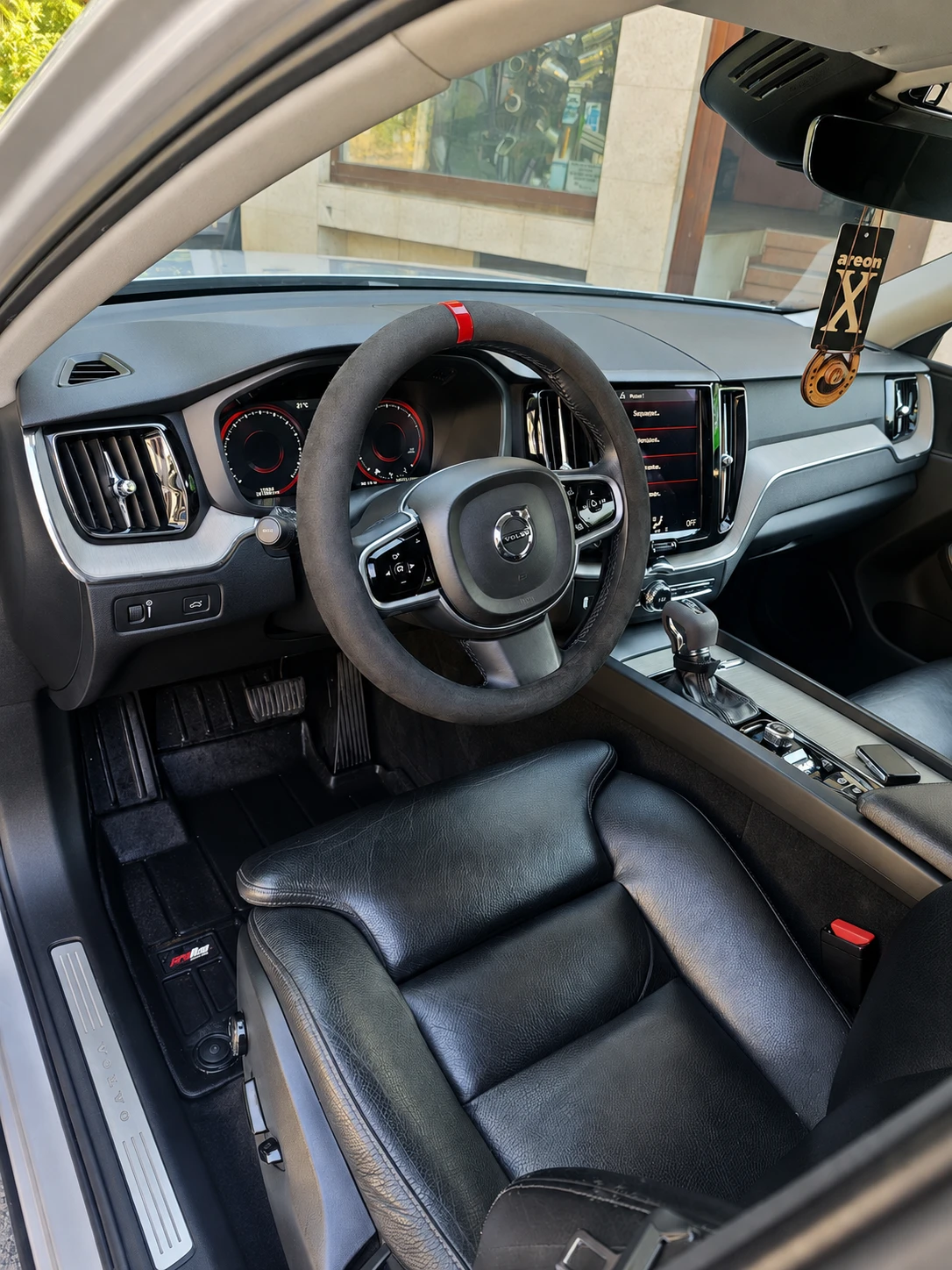 Volvo XC60 11.2017, снимка 5 - Автомобили и джипове - 55770533