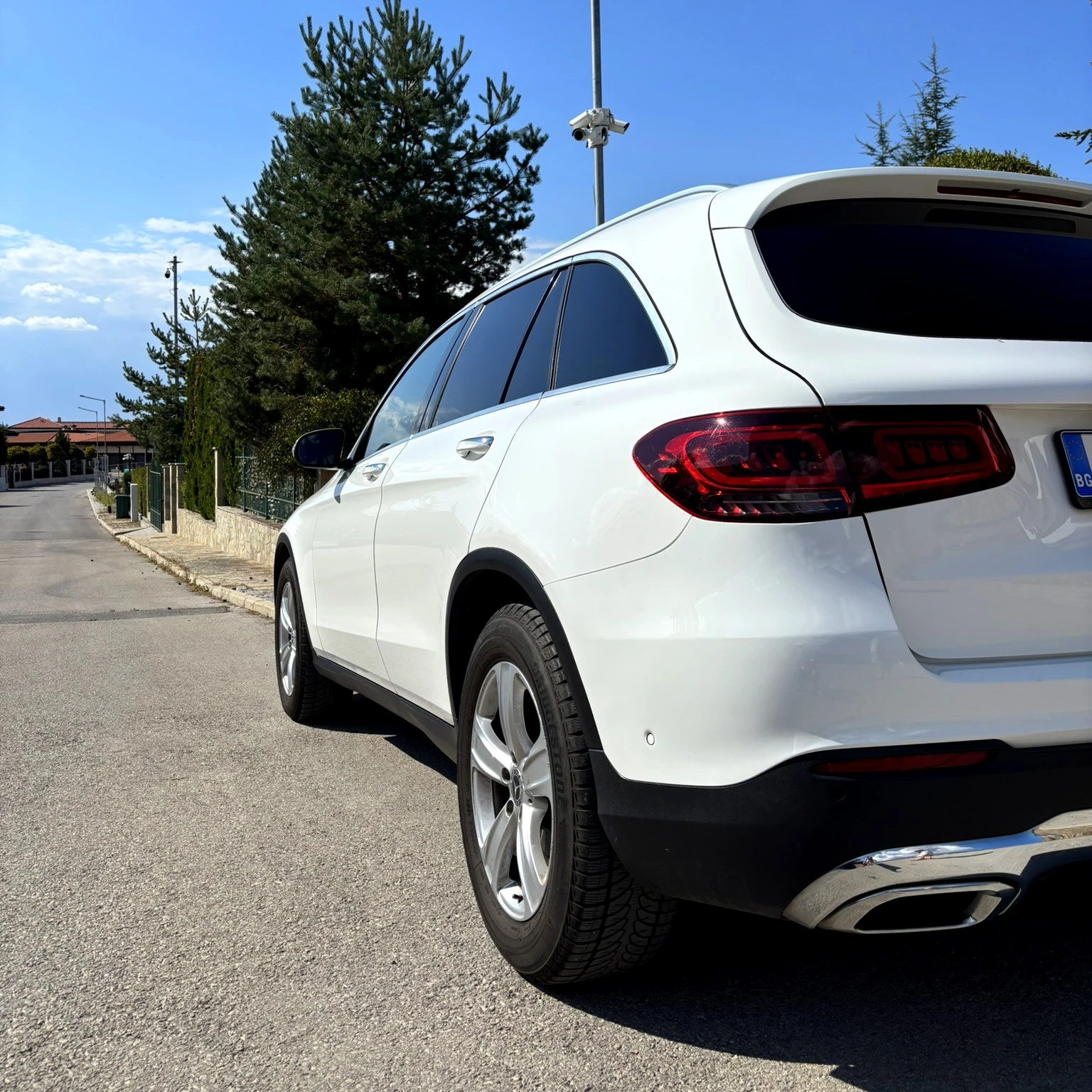 Mercedes-Benz GLC 220 MERCEDES-BENZ GLC 220 d 4MATIC | 2020 г. | 9G-TRON, снимка 4 - Автомобили и джипове - 56161798