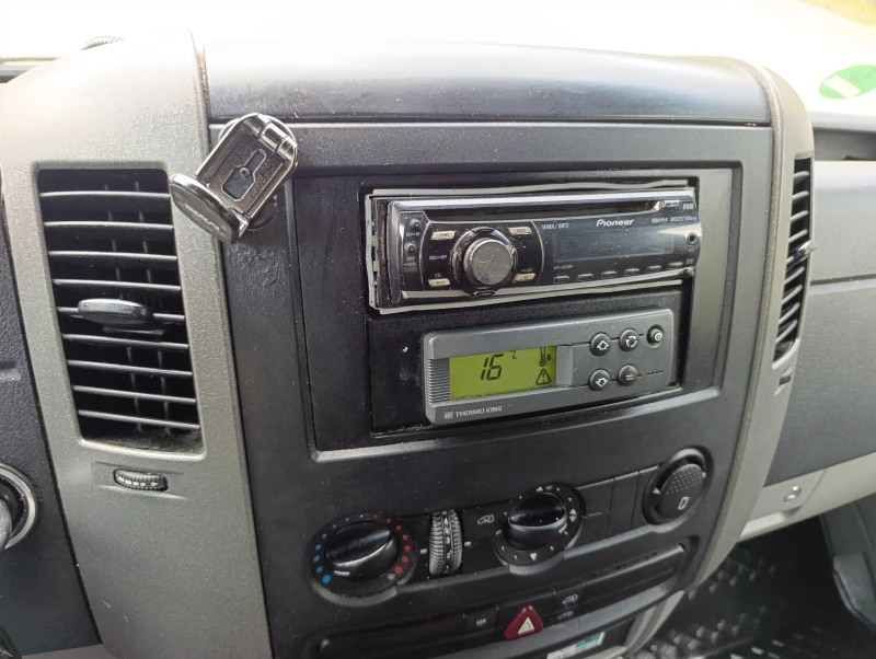 Mercedes-Benz Sprinter 313 ХЛАДИЛЕН, 2010г. НОВ ВНОС, снимка 9 - Бусове и автобуси - 52093087