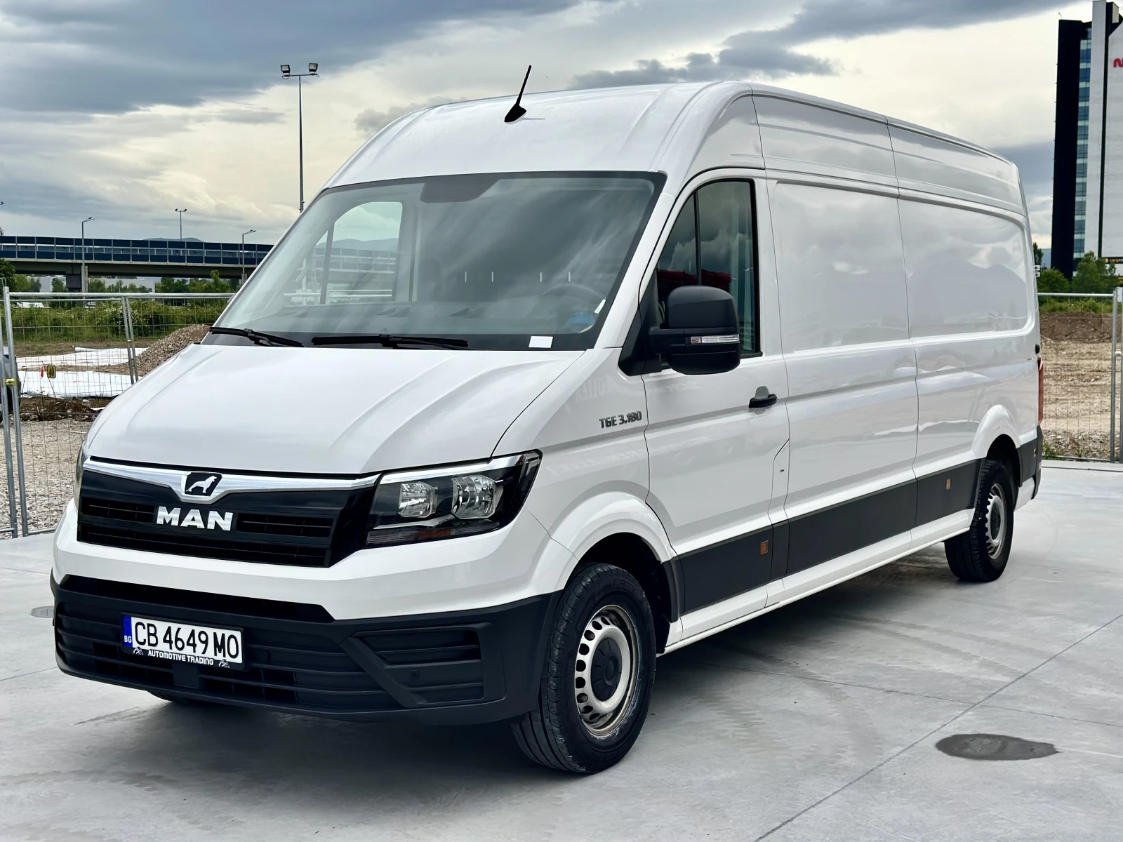 VW Crafter Man TGE 3.180 AUTO CAMERA N1 2.0 BiTDI - изображение 2