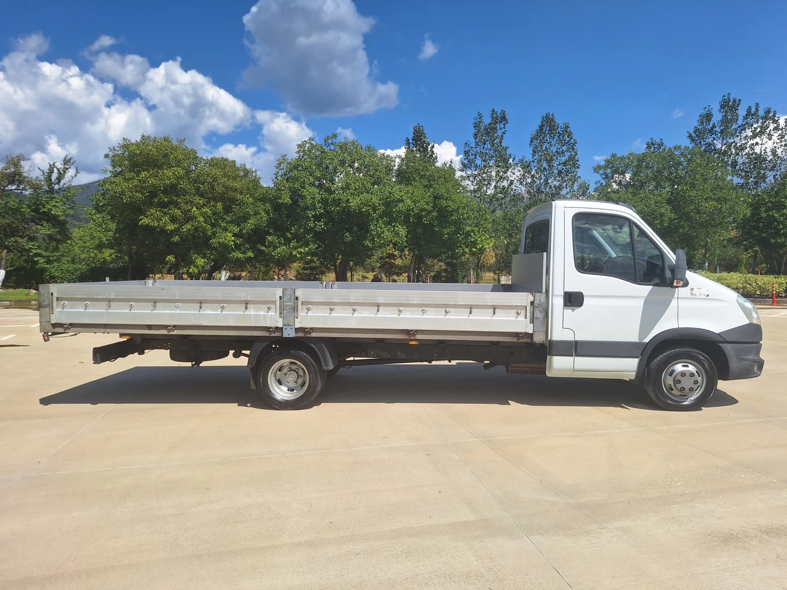 Iveco Daily 35C17 Климатик 5.30см Б категория, снимка 8 - Бусове и автобуси - 55236687