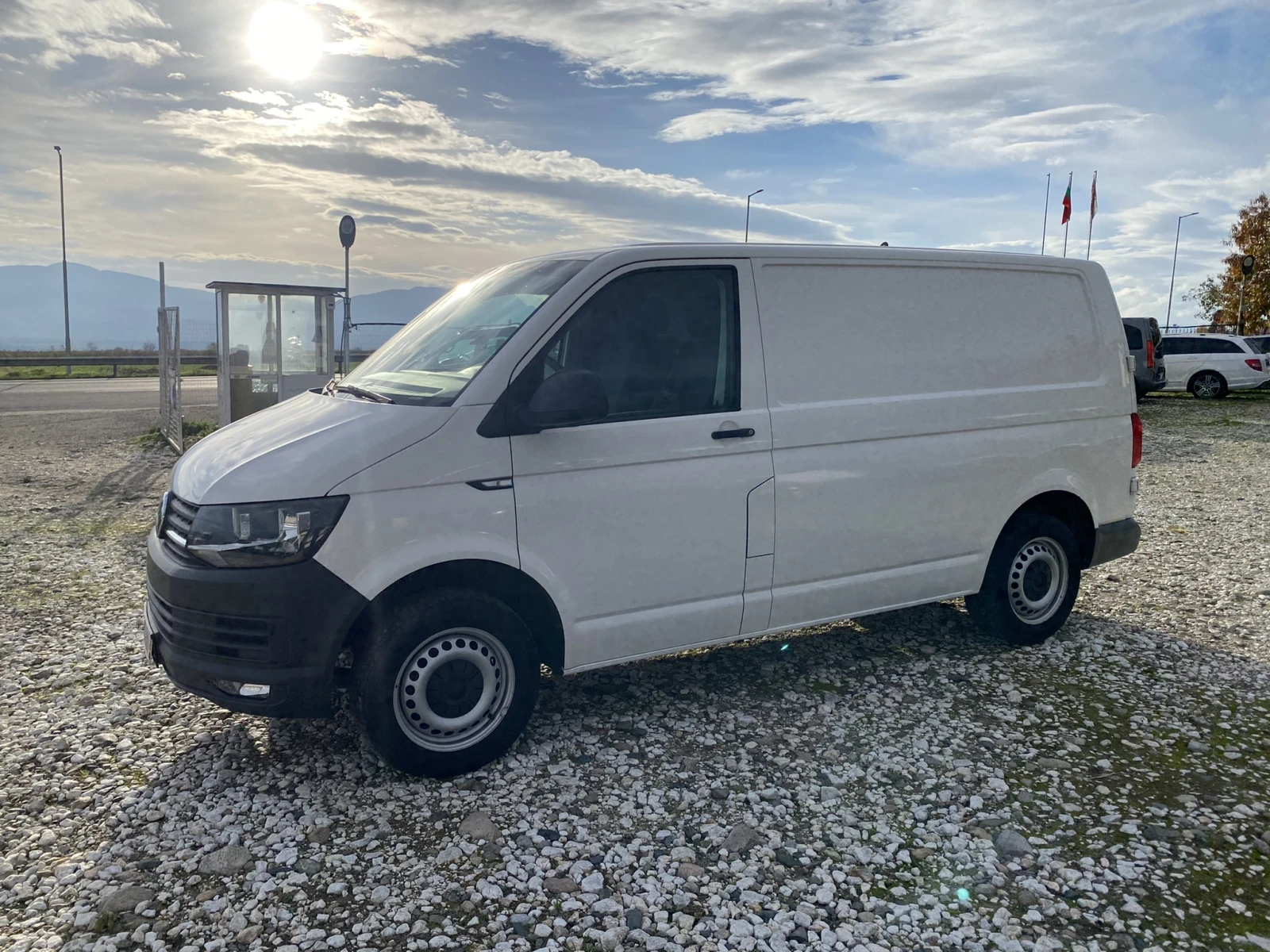 VW Transporter -2.0TDI/-2017г., снимка 3 - Бусове и автобуси - 55708337