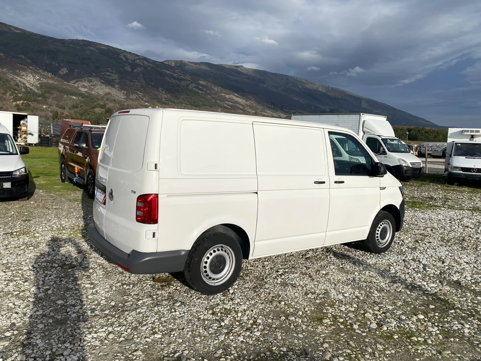 VW Transporter -2.0TDI/-2017г., снимка 4 - Бусове и автобуси - 55708337