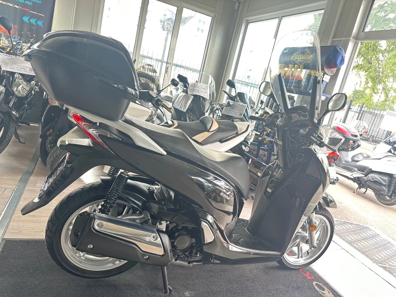 Honda Sh 300i ABS/LED, снимка 16 - Мотоциклети и мототехника - 51300527