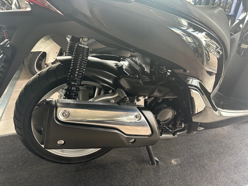 Honda Sh 300i ABS/LED, снимка 13 - Мотоциклети и мототехника - 51300527