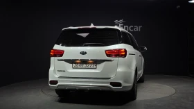 Kia Carnival LUXURY 2.2* ПОДГРЕВ ВОЛАН/СЕДАЛКИ* hellascars.bg, снимка 4
