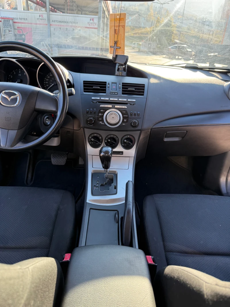 Mazda 3, снимка 12 - Автомобили и джипове - 47911147