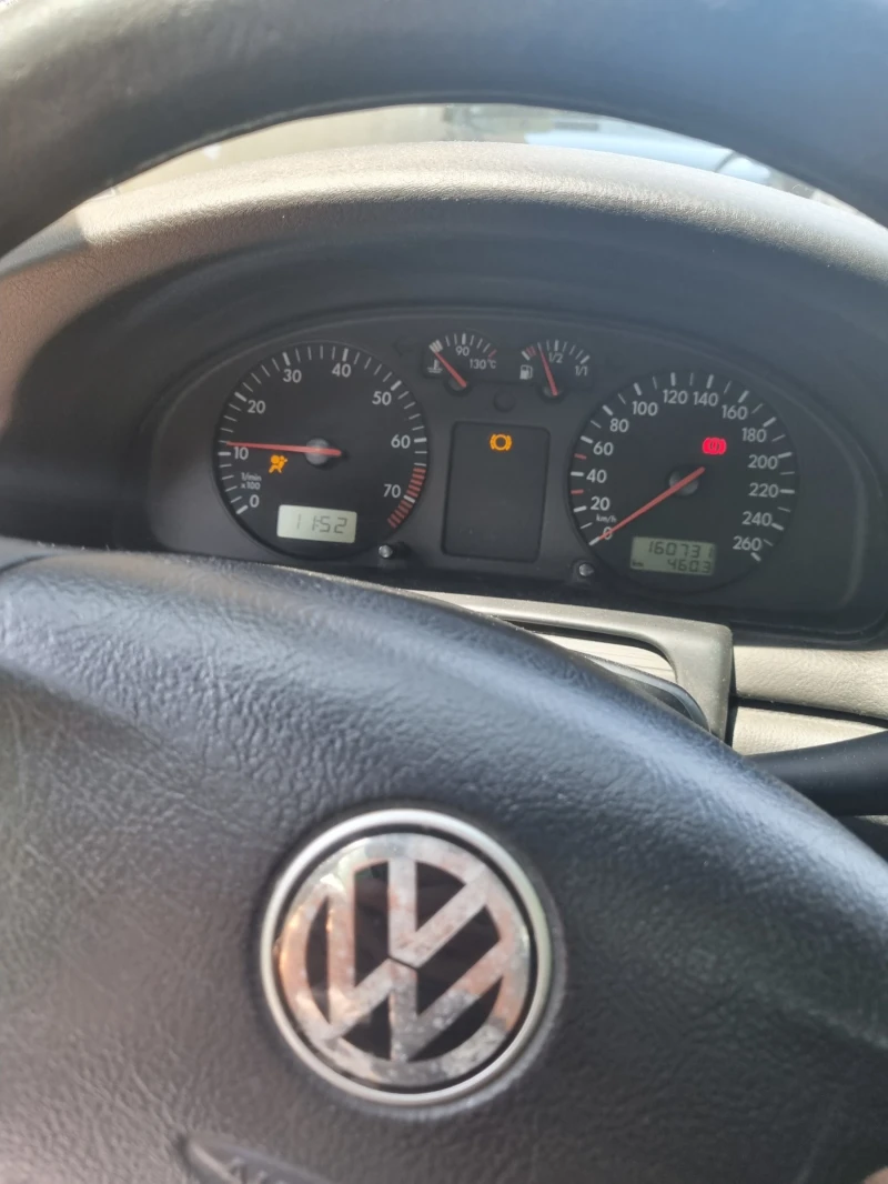 VW Passat, снимка 8 - Автомобили и джипове - 52544217