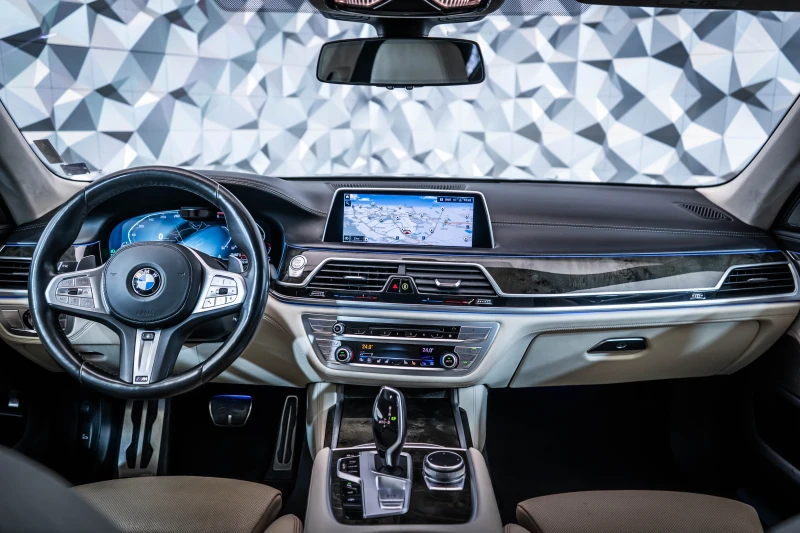 BMW 740  xDrive M Sportpaket ACC/Head/LIVE/Laser/20, снимка 11 - Автомобили и джипове - 51053972