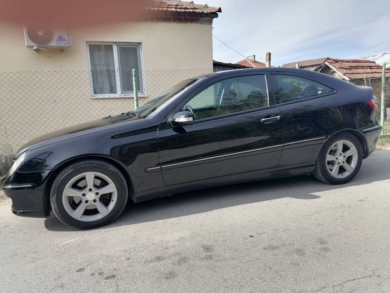 Mercedes-Benz C 220 фейслифт, снимка 11 - Автомобили и джипове - 51872816