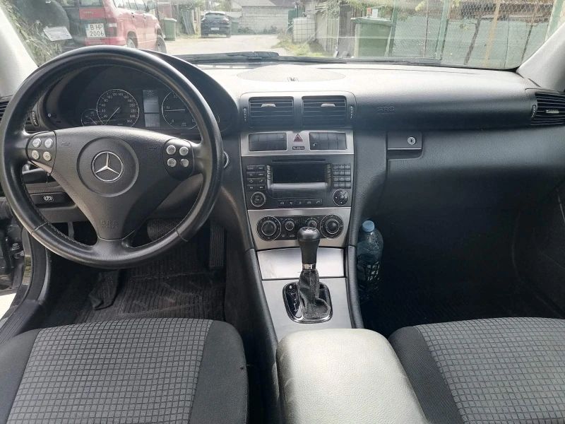 Mercedes-Benz C 220 фейслифт, снимка 7 - Автомобили и джипове - 51872816