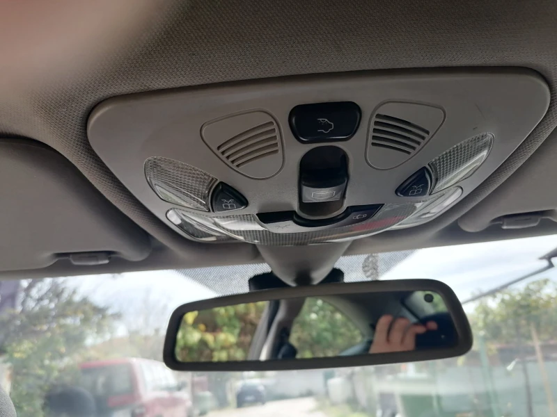 Mercedes-Benz C 220 фейслифт, снимка 8 - Автомобили и джипове - 51872816