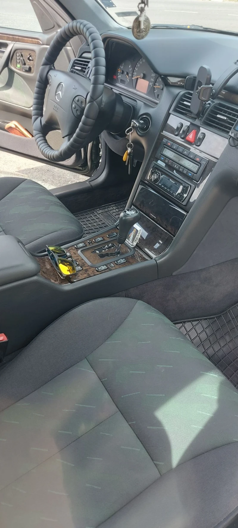 Mercedes-Benz E 430, снимка 16 - Автомобили и джипове - 52459769