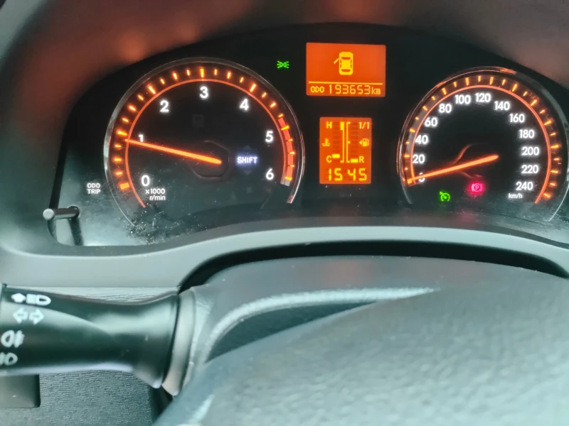 Toyota Avensis 2.2-150кс.Италия, снимка 10 - Автомобили и джипове - 51944782