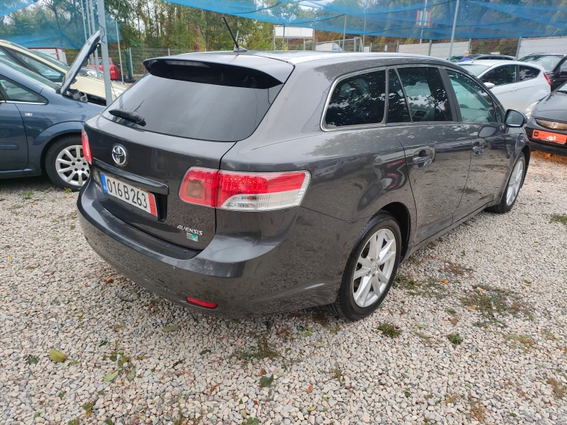 Toyota Avensis 2.2-150кс.Италия, снимка 5 - Автомобили и джипове - 51944782
