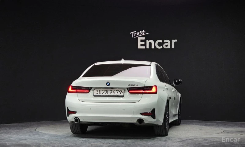 BMW 320, снимка 4 - Автомобили и джипове - 52944612