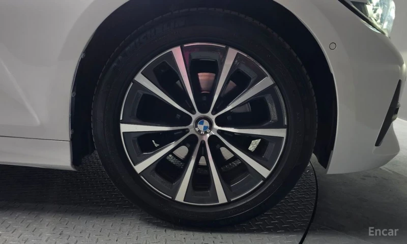 BMW 320, снимка 5 - Автомобили и джипове - 52944612