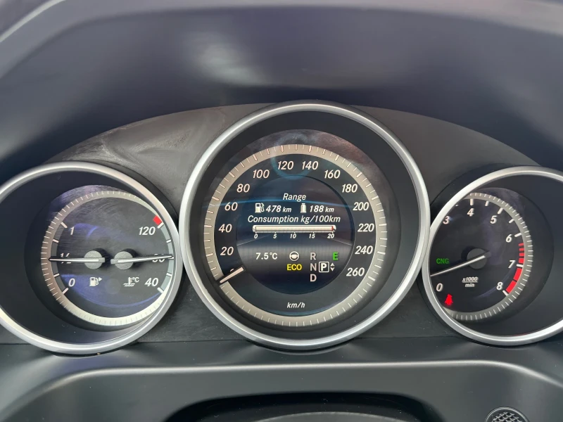 Mercedes-Benz E 200 CNG /ЯСЕН ПРОИЗХОД / РЕАЛЕН ПРОБЕГ/ FULL TOP!, снимка 15 - Автомобили и джипове - 53385911