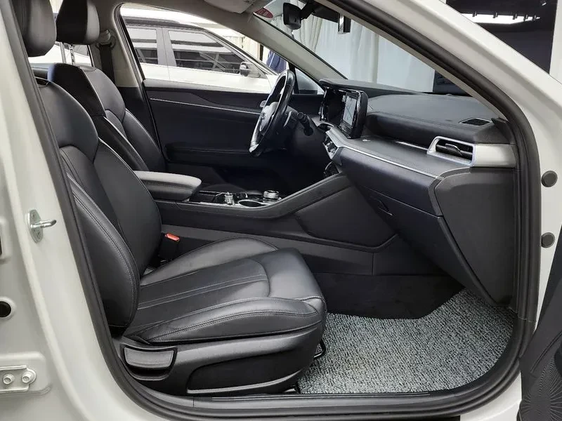 Kia K5 2.0 Prestige, снимка 11 - Автомобили и джипове - 55937716