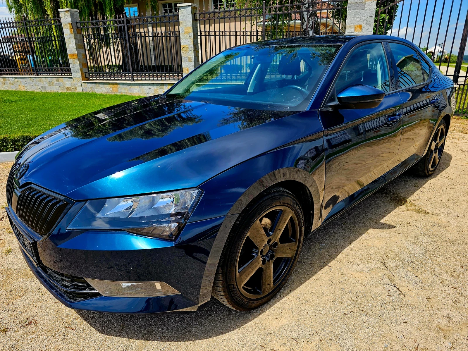 Skoda Superb Euro 6/Laurin&Klement/Нави/ЧистоНова! - изображение 2