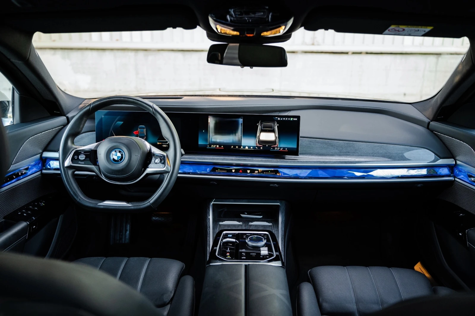 BMW i7 xDrive60 - изображение 8