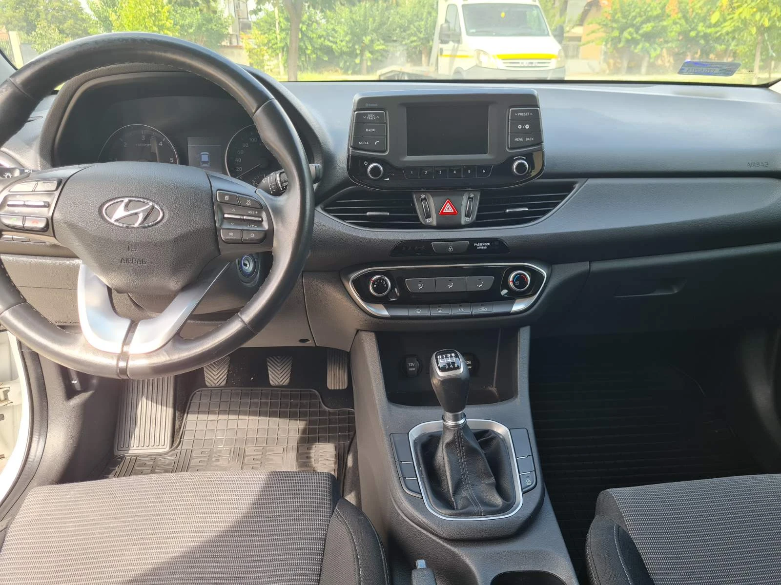 Hyundai I30 1, 6 110.кс - изображение 8