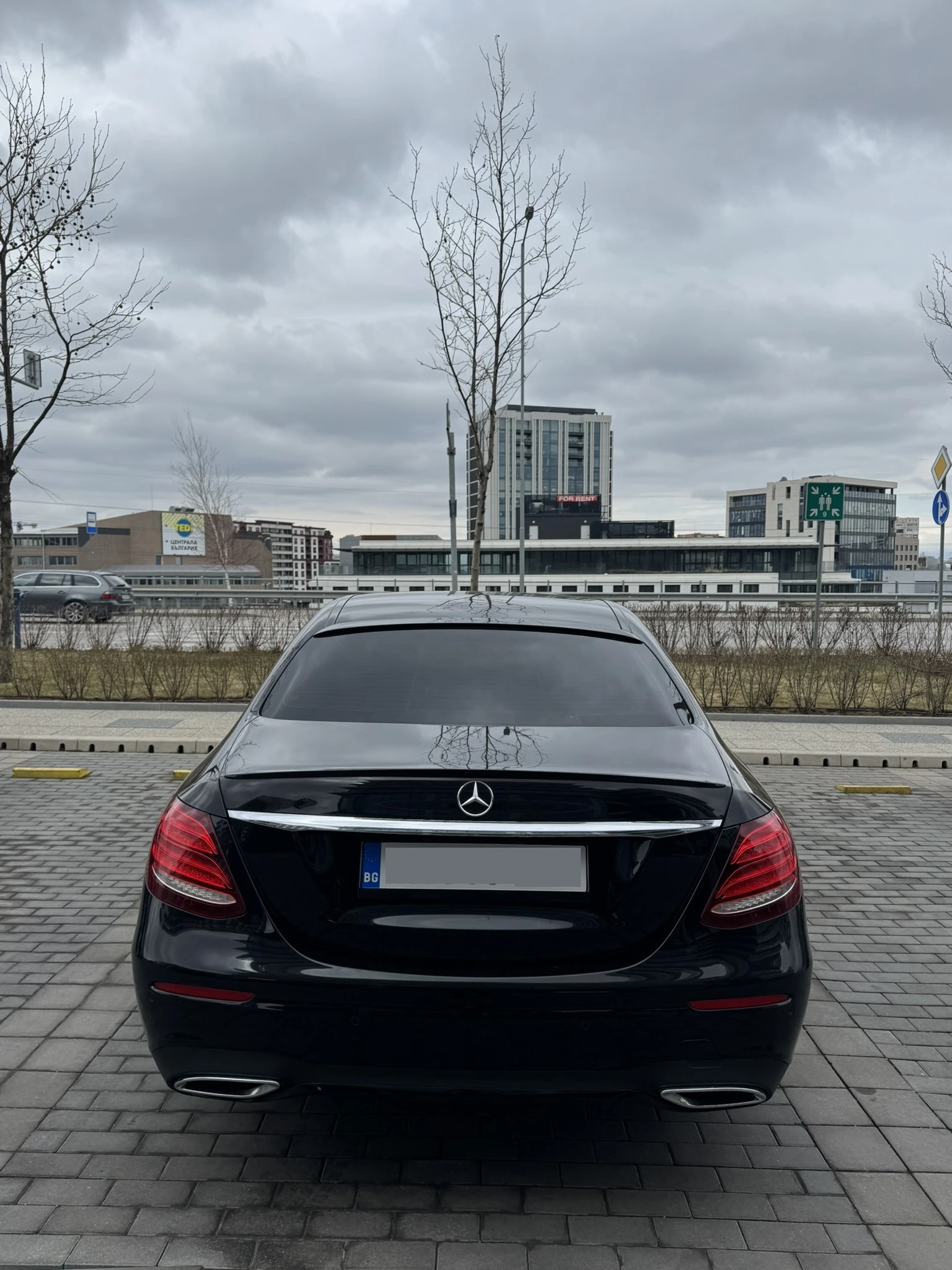 Mercedes-Benz E 220 Digital, Burmester, Lane Assist, Сменена Верига, снимка 5 - Автомобили и джипове - 53516227
