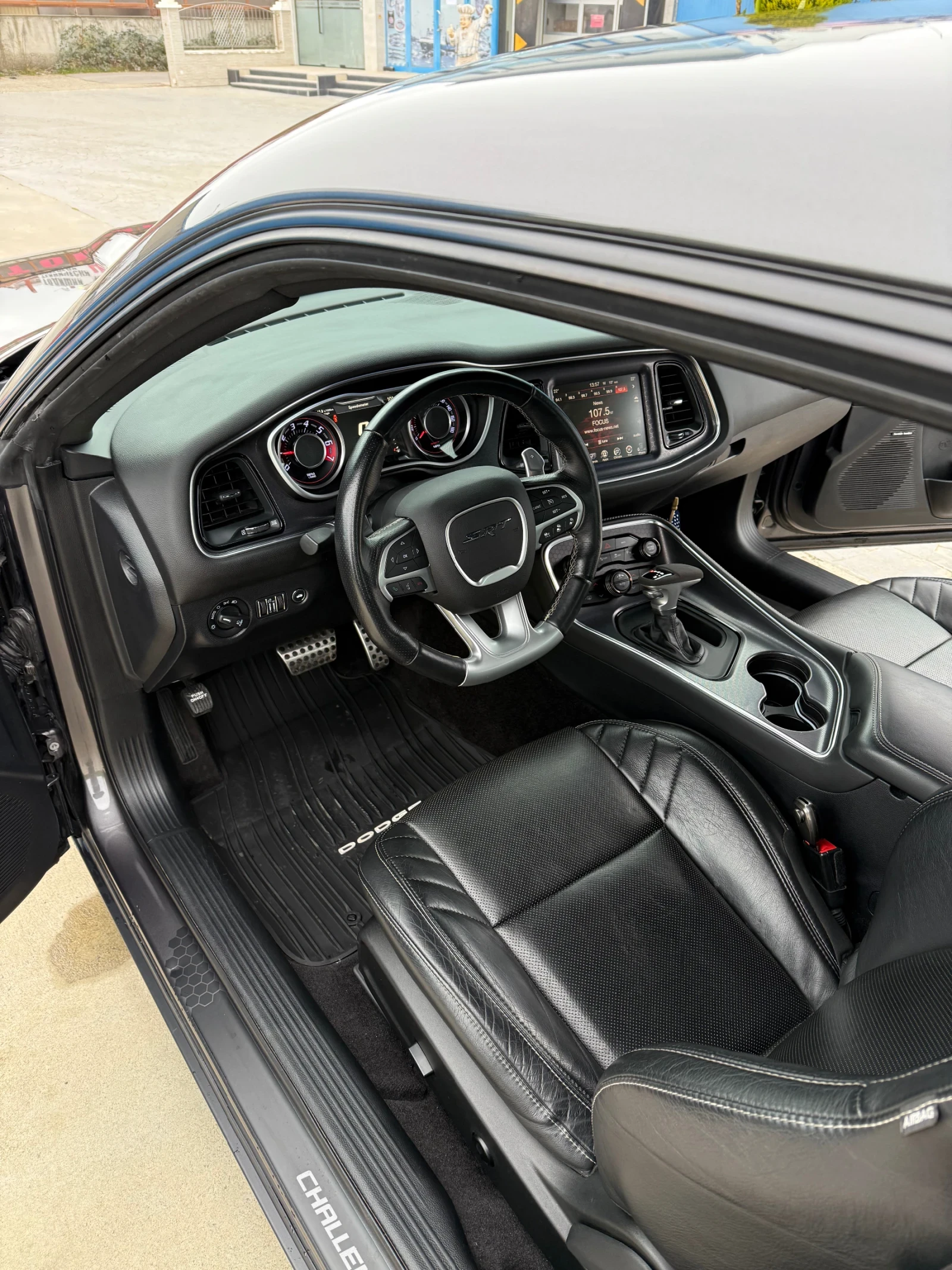 Dodge Challenger 392 HEMI SRT - изображение 4