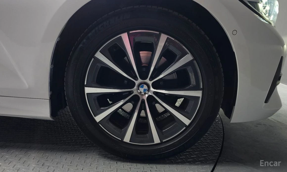 BMW 320  - изображение 5