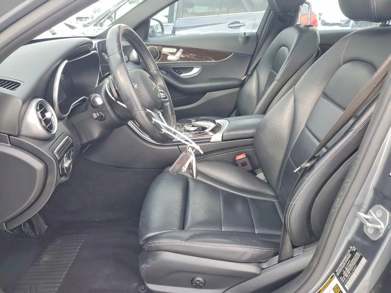 Mercedes-Benz C 300 4MATIC, снимка 7 - Автомобили и джипове - 53879796