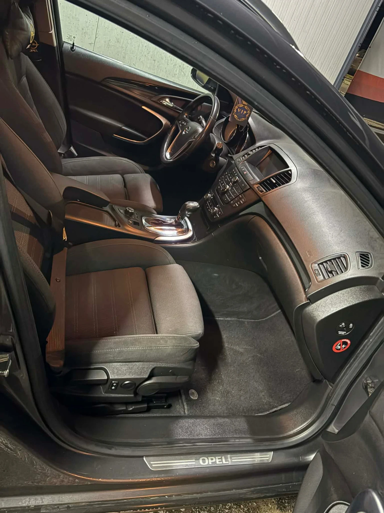 Opel Insignia, снимка 4 - Автомобили и джипове - 53918370