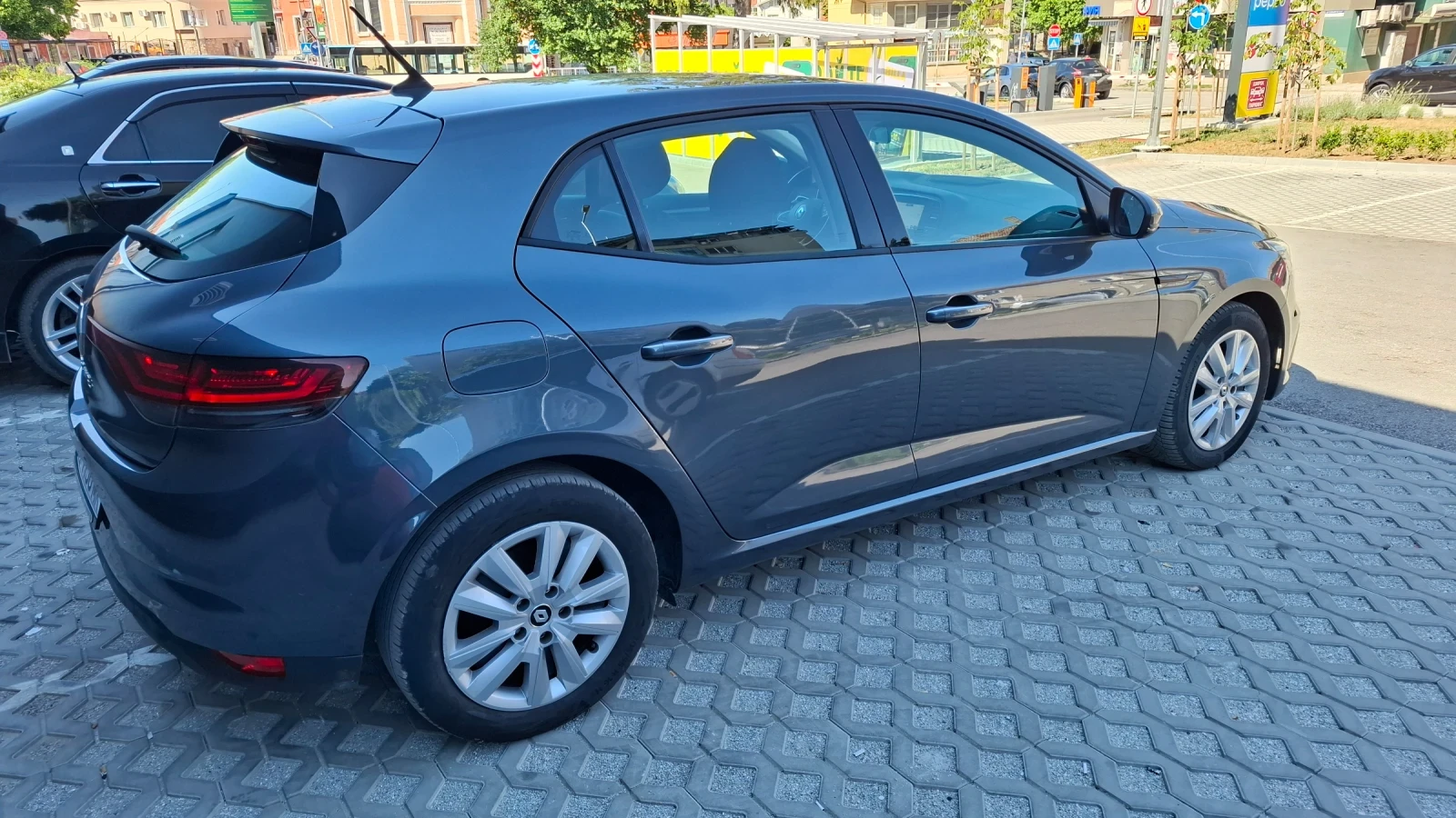 Renault Megane 1.5 DCI, снимка 3 - Автомобили и джипове - 55074473