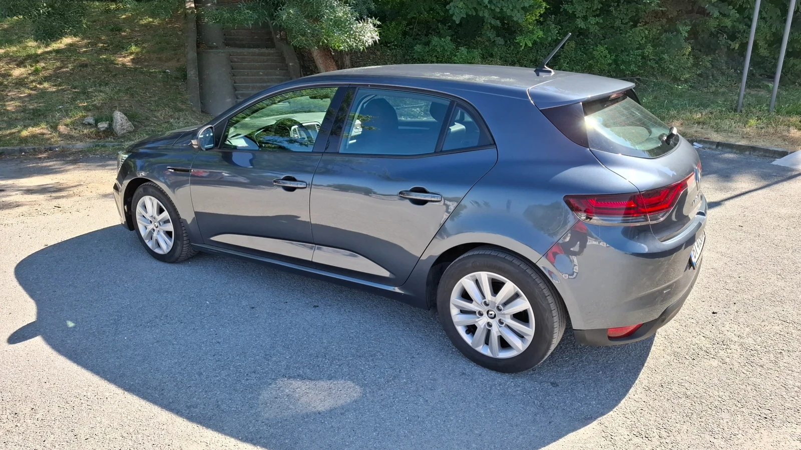 Renault Megane 1.5 DCI, снимка 9 - Автомобили и джипове - 55074473