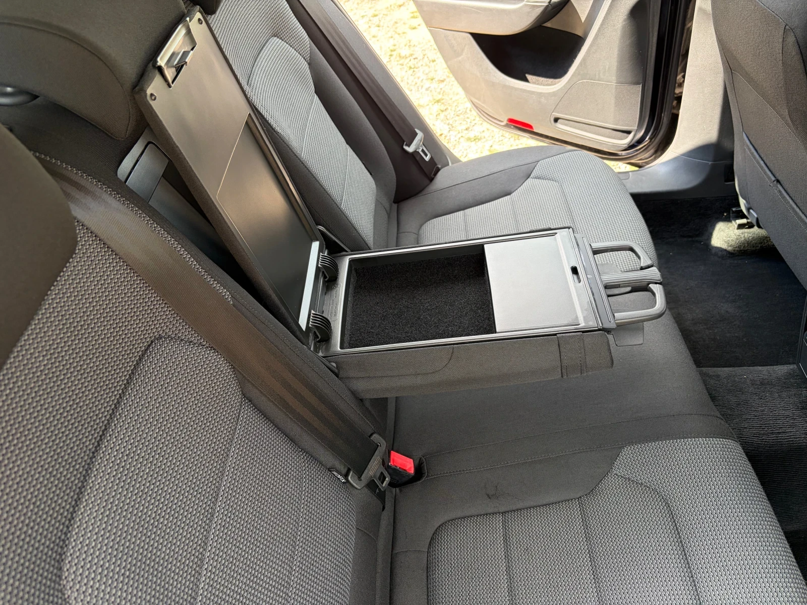 VW Passat, снимка 11 - Автомобили и джипове - 55384529
