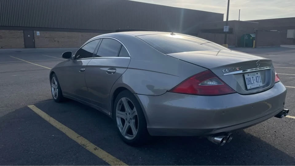 Mercedes-Benz CLS 500 V8 / ЦЕНА ДО БЪЛГАРИЯ / CARFAX , снимка 3 - Автомобили и джипове - 55898729