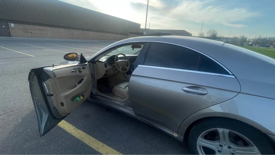 Mercedes-Benz CLS 500 V8 / ЦЕНА ДО БЪЛГАРИЯ / CARFAX , снимка 5 - Автомобили и джипове - 55898729
