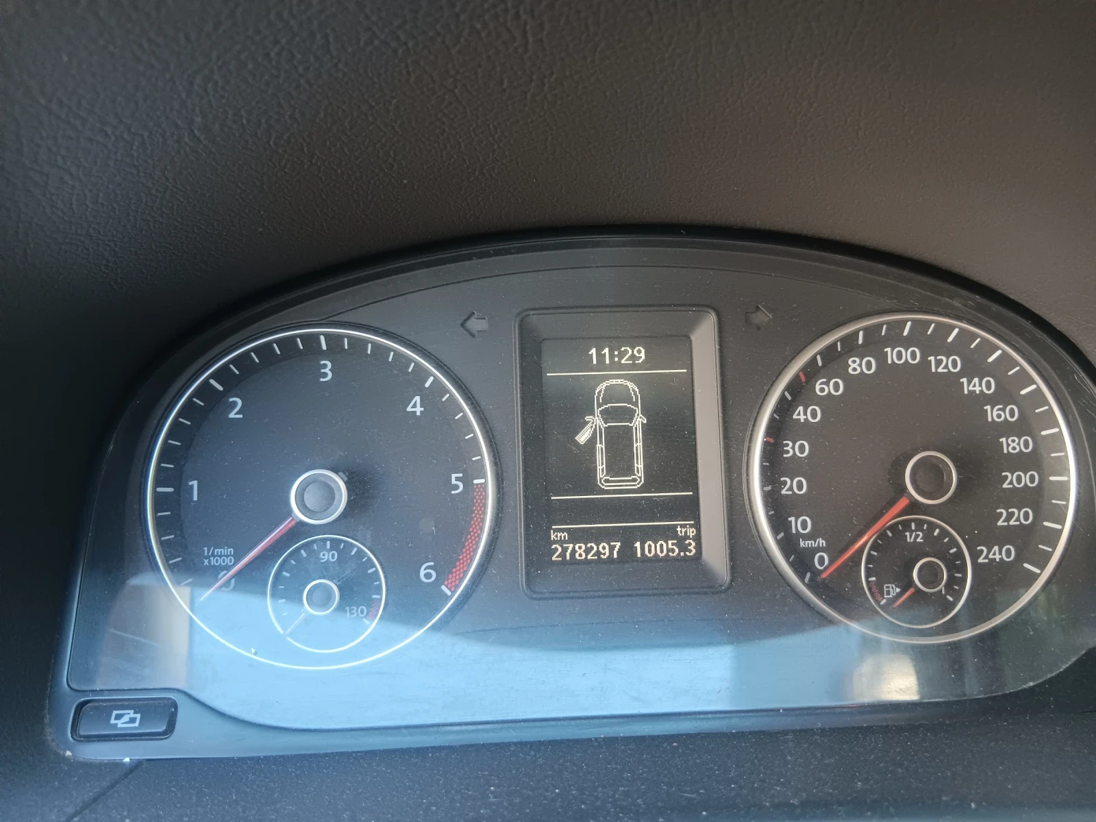VW Touran Миниван 2000  TDI 140к.с DSG , снимка 8 - Автомобили и джипове - 55987390