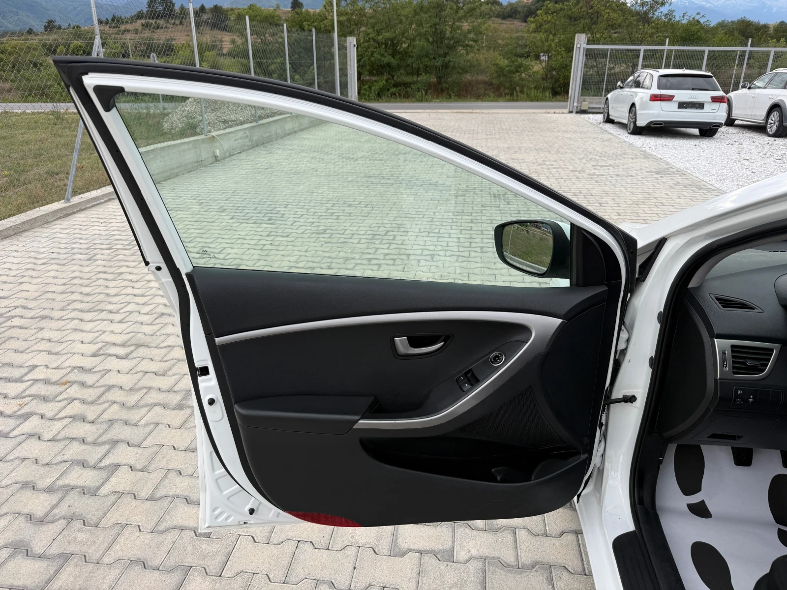 Hyundai I30 1.4CRDI , снимка 9 - Автомобили и джипове - 56199768