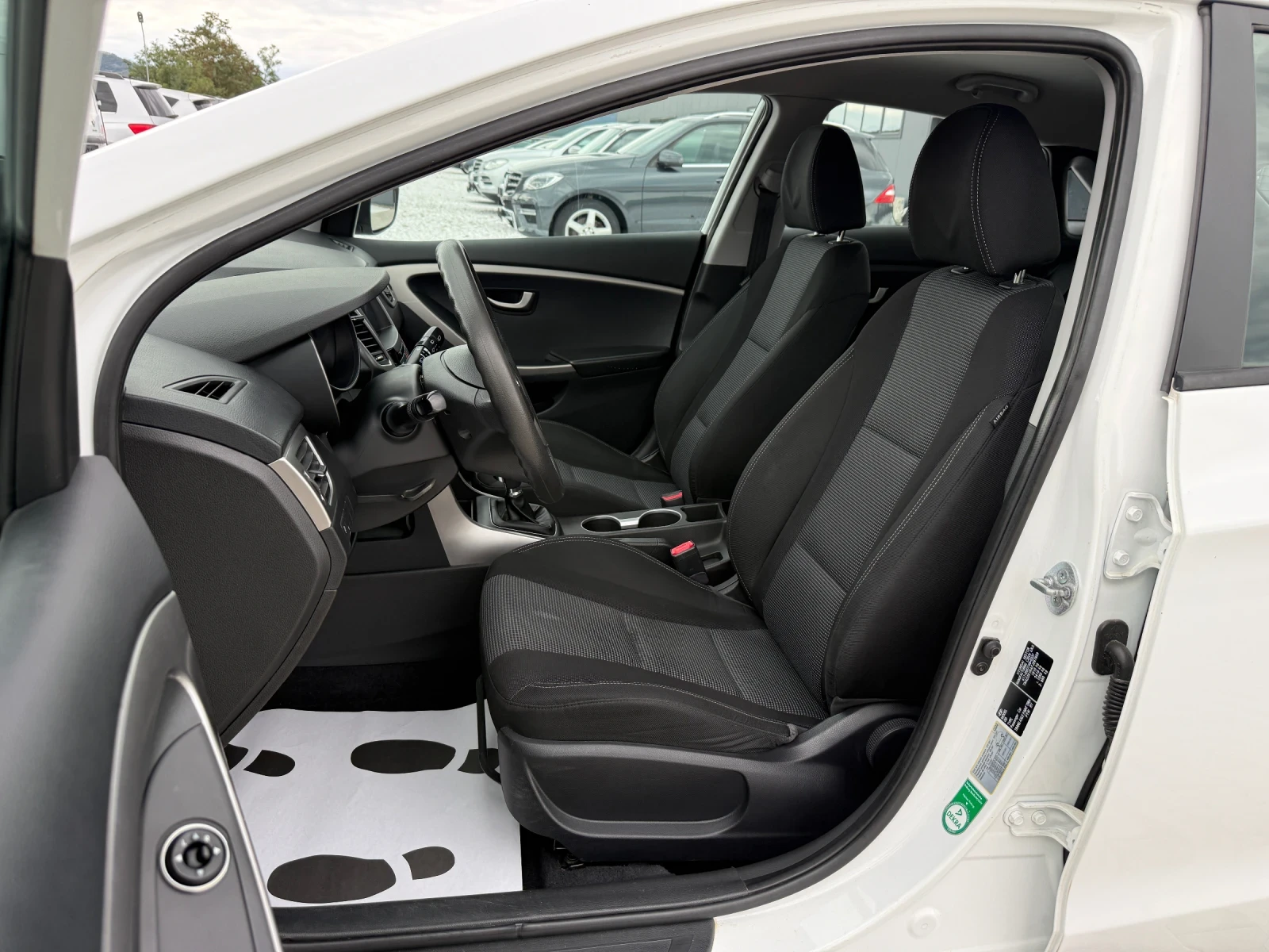 Hyundai I30 1.4CRDI , снимка 11 - Автомобили и джипове - 56199768
