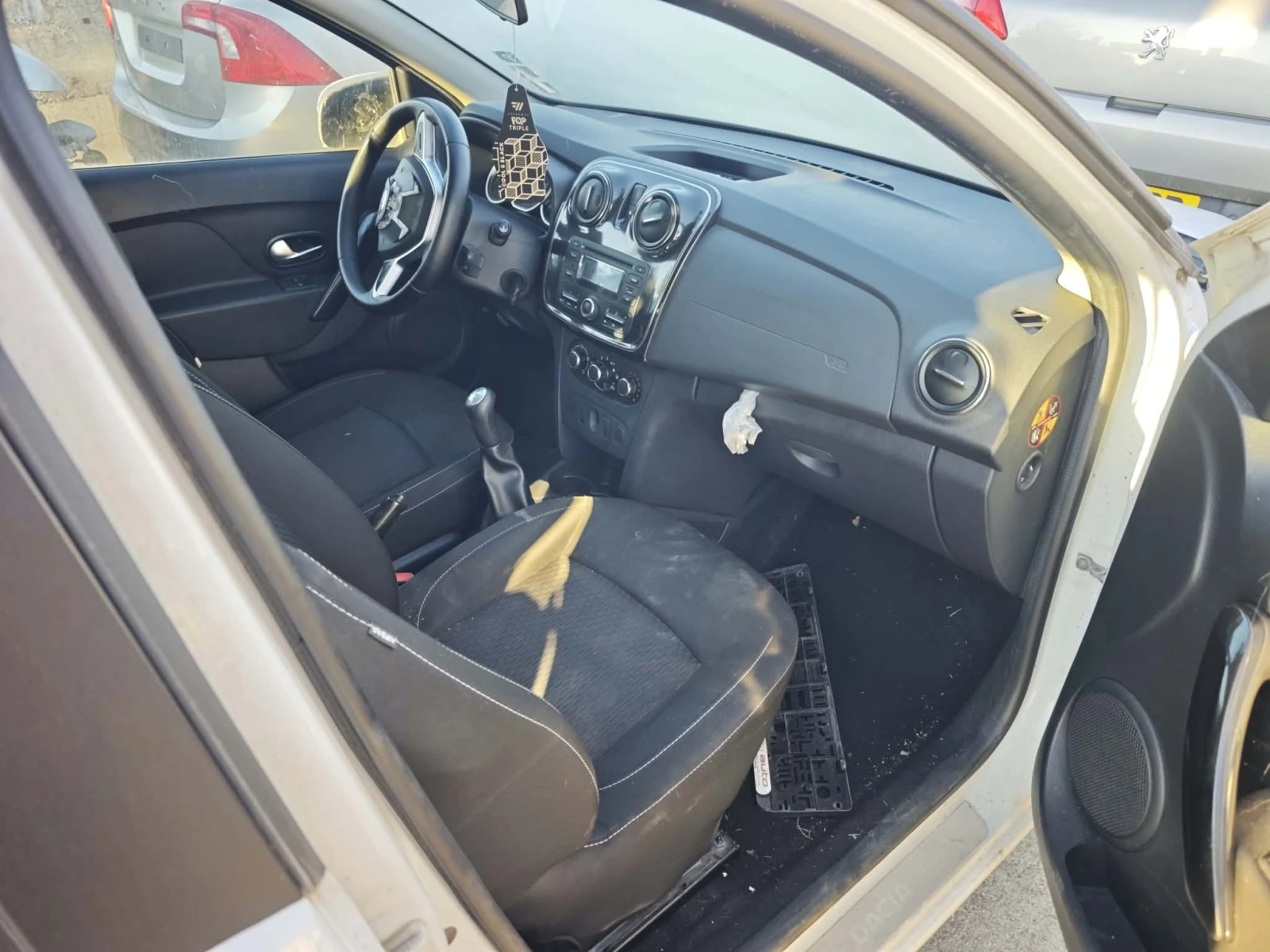 Dacia Sandero 1.5dCi, снимка 5 - Автомобили и джипове - 56512635