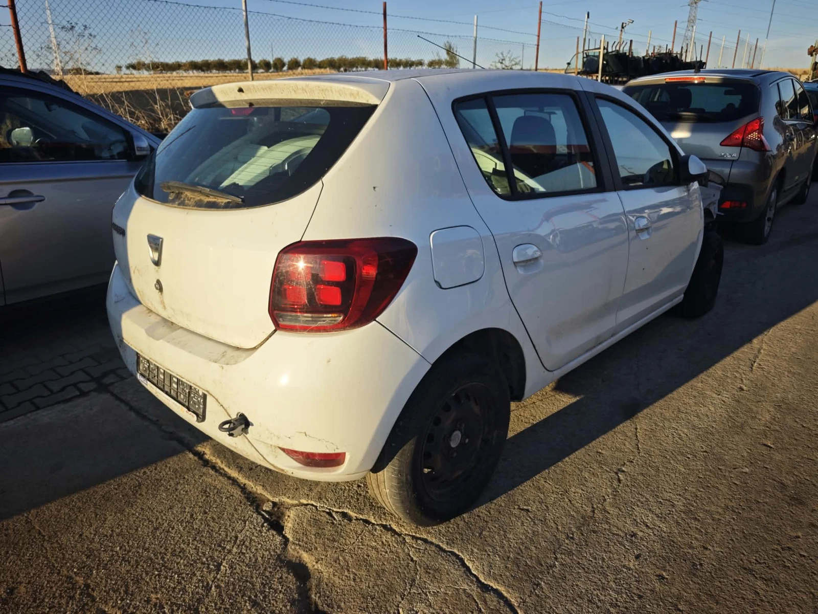 Dacia Sandero 1.5dCi, снимка 4 - Автомобили и джипове - 56512635
