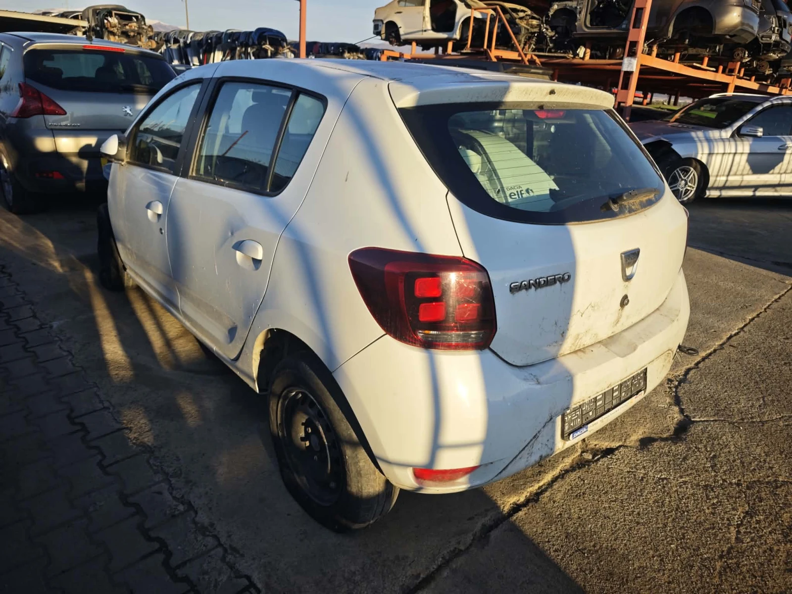 Dacia Sandero 1.5dCi, снимка 3 - Автомобили и джипове - 56512635