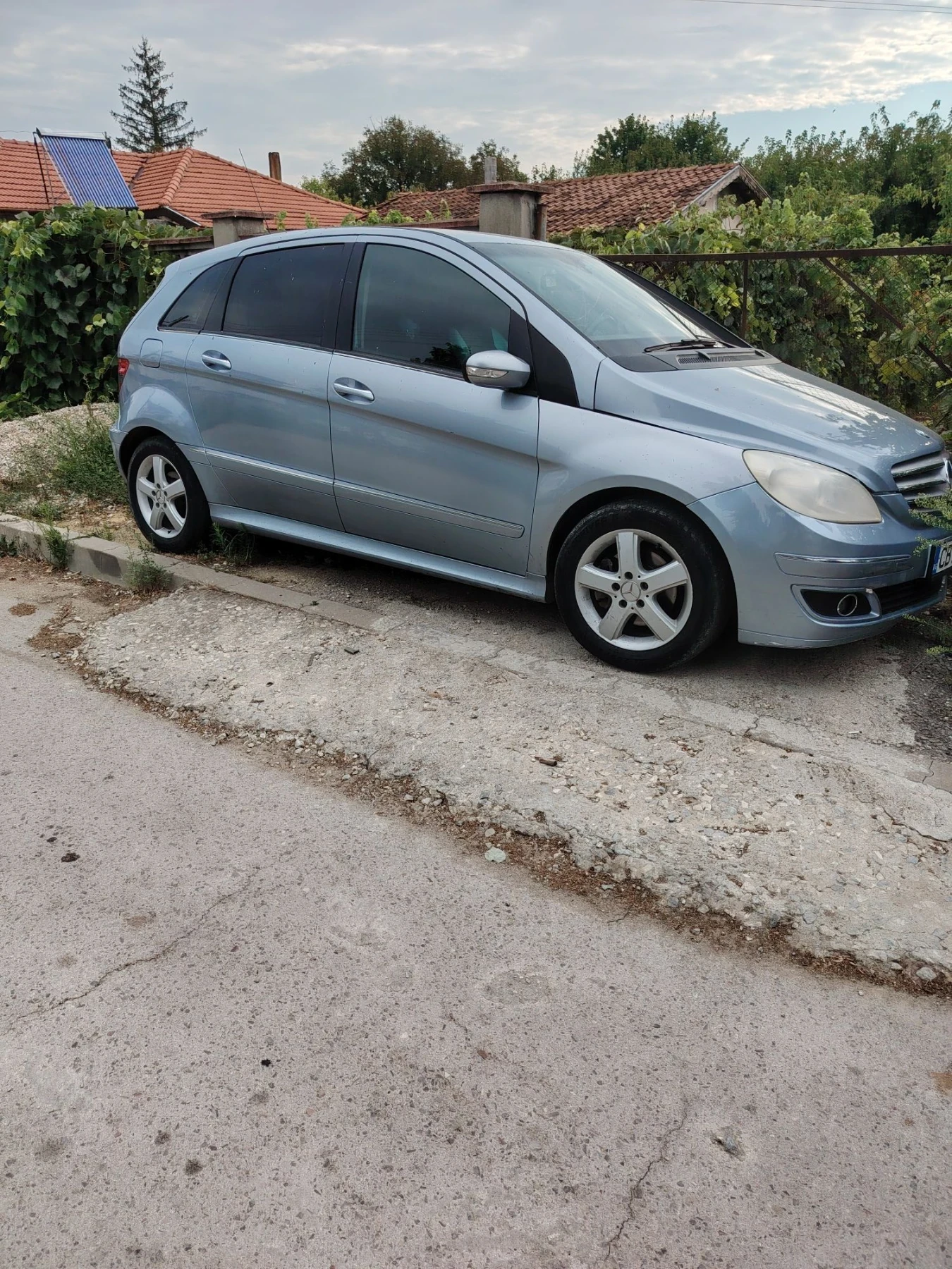 Mercedes-Benz B 180, снимка 4 - Автомобили и джипове - 56567231