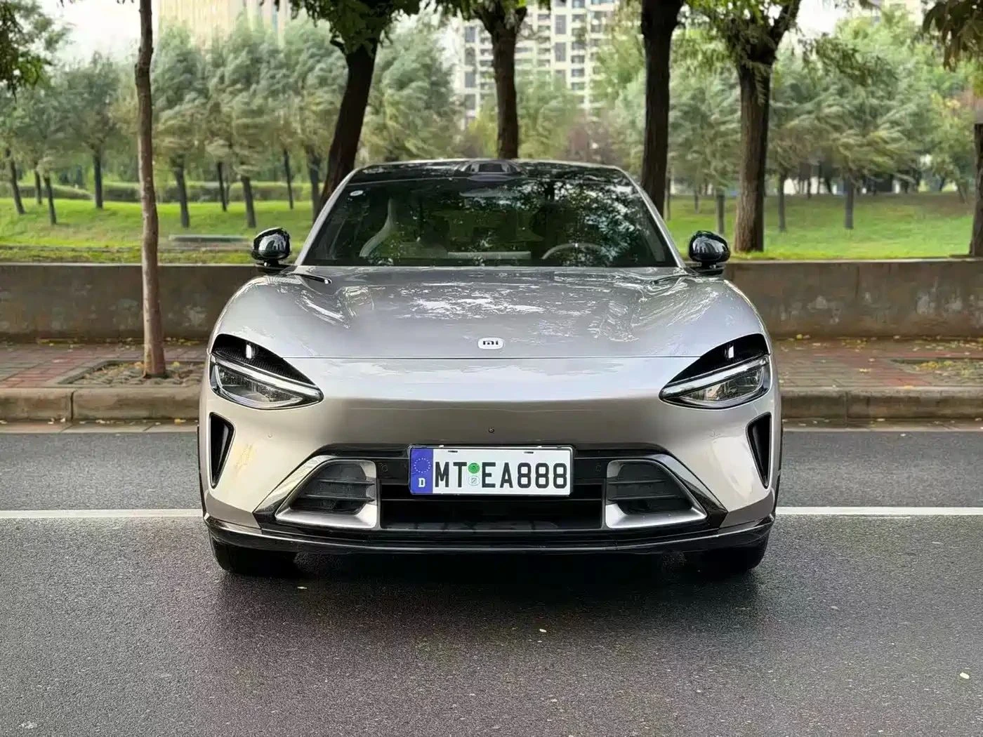 Xiaomi YU7, снимка 5 - Автомобили и джипове - 56685994