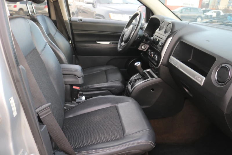 Jeep Compass 2.4 4x4, снимка 10 - Автомобили и джипове - 47026341