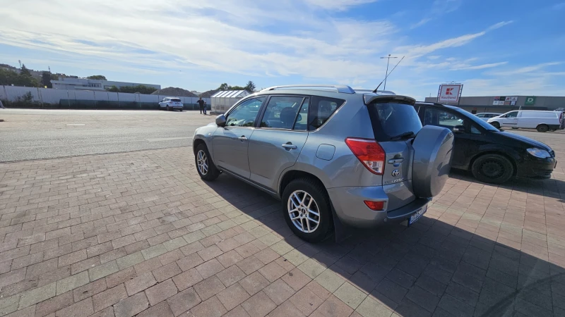 Toyota Rav4, снимка 6 - Автомобили и джипове - 49326829