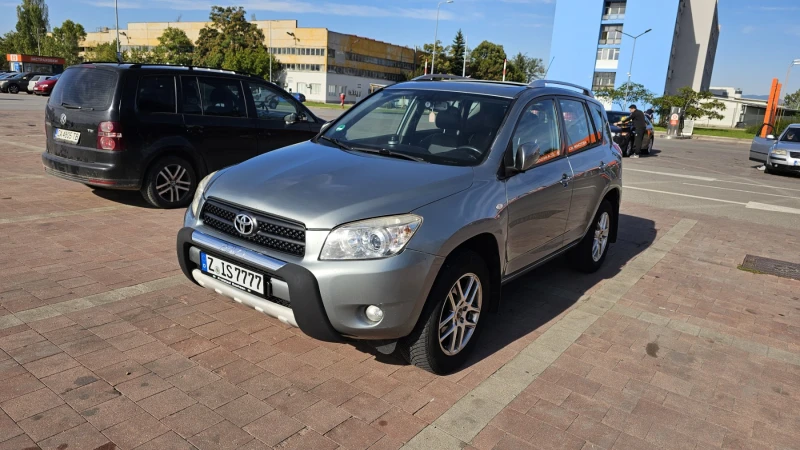 Toyota Rav4, снимка 1 - Автомобили и джипове - 49326829