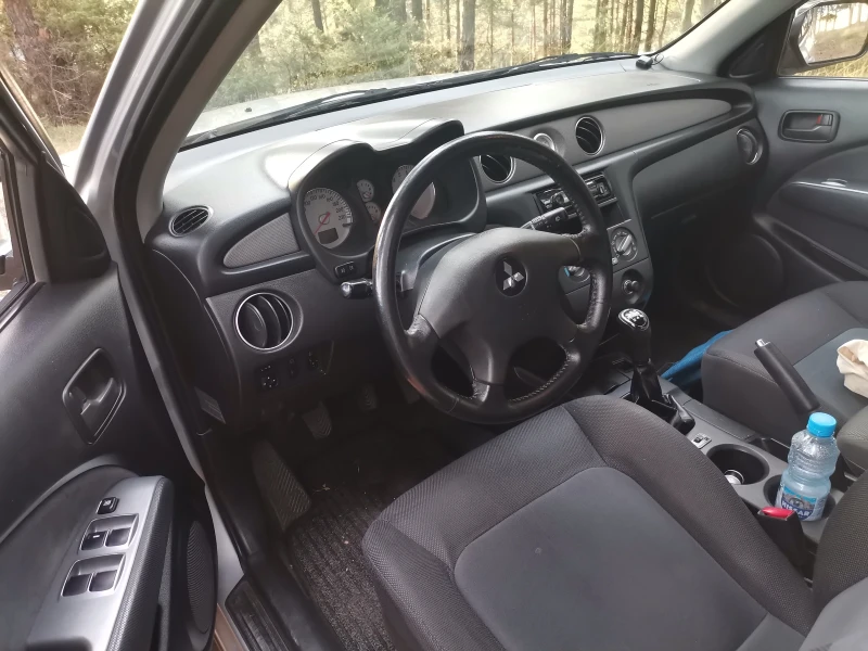 Mitsubishi Outlander 2.0i, снимка 8 - Автомобили и джипове - 53125499