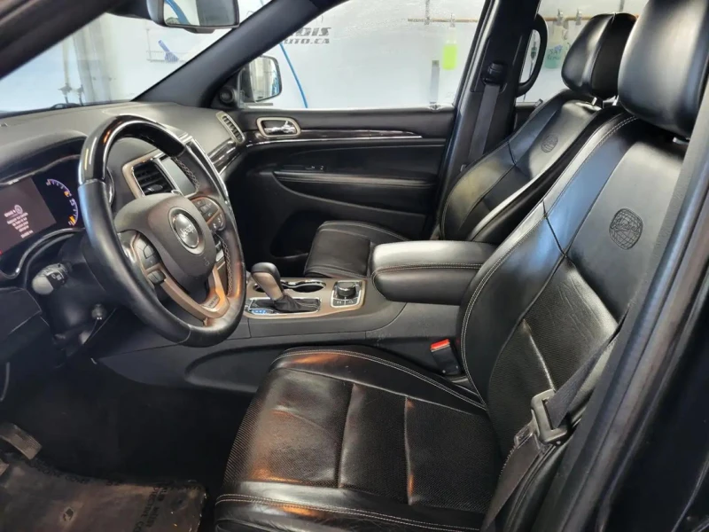 Jeep Grand cherokee * Обдух* DISTRONIC* PANO* OVERLAND* , снимка 9 - Автомобили и джипове - 53370643